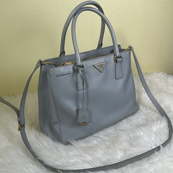 💯Authentic Prada Safiano Leather Handbag🍀